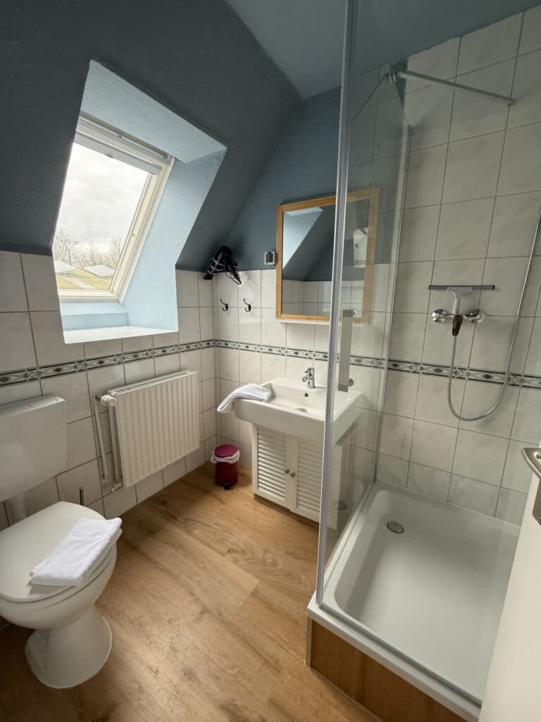 Badezimmer Ferienwohnung Kutscherstube Ostsee Lindenhof Reitferien